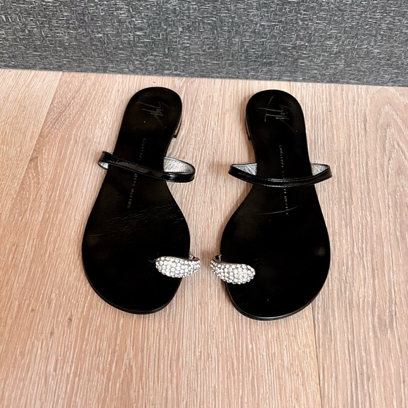 Vintage Giuseppe Zanotti Black Leather and Crystal Toe detail. Size 35 - Picture 5 of 11